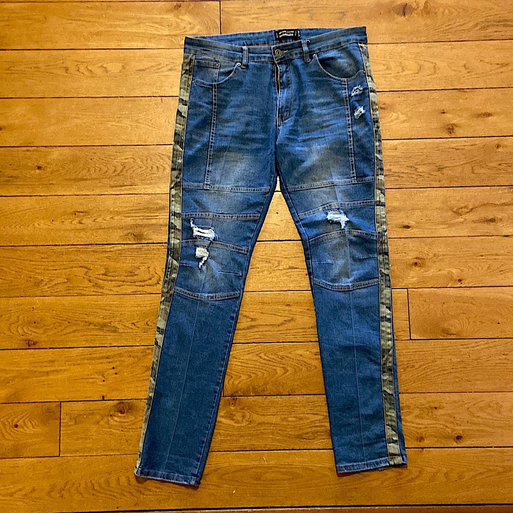 Modern Culture Men’s Distressed Jeans with Camouflage Stripes 36W 34L